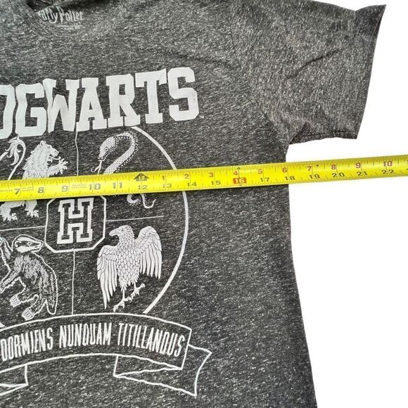 Harry Potter Women's Graphic Print Hogwarts Crest T-Shirt Heathered Gray Medium - Picture 4 of 6